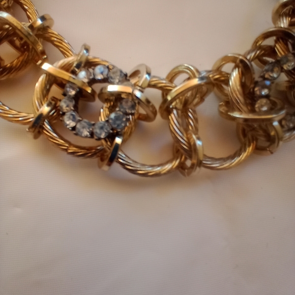 Traci Lynn Gold Tone Chain Chunky Rope Toggle Statement Necklace. - Picture 2 of 4